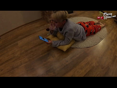 ❤️ Luda plavuša sisa ogroman kurac sisa i poskakuje na njemu - analni seks ❌ Domaći porno na hr.porn-evooli.ru ❌️